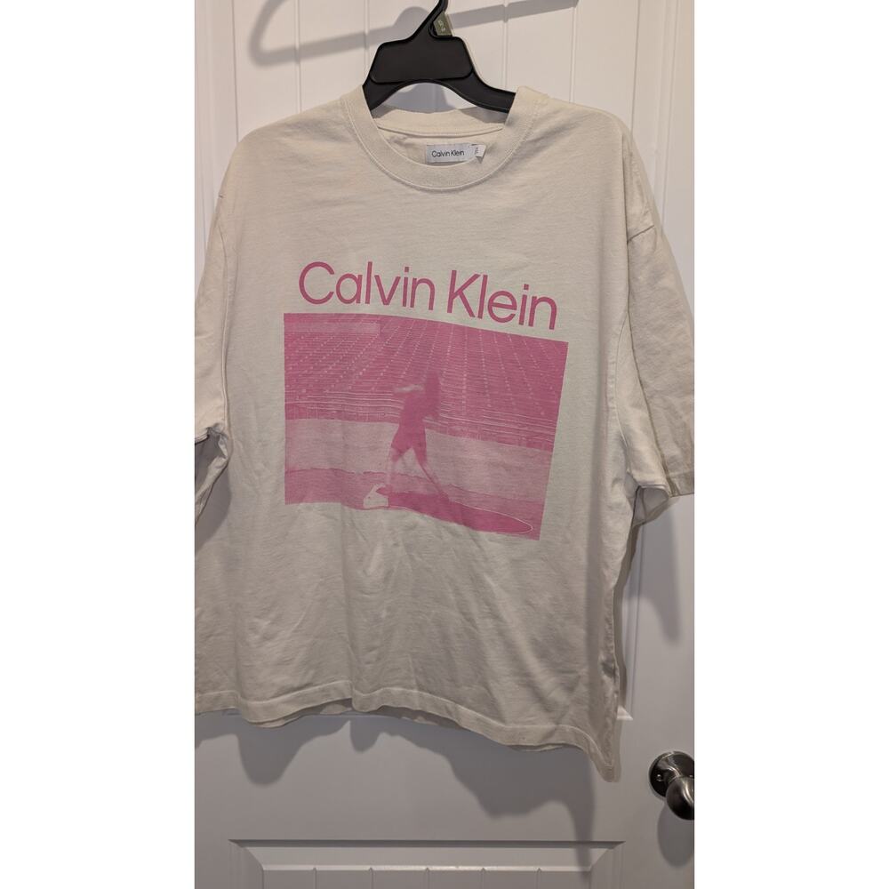 Calvin Klein Beige Pink Purple Graphic Print Logo T-Shirt Men L Short Sleeve